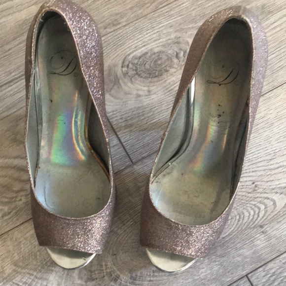 Sparkly pink shoes - used - Picture 2 of 2